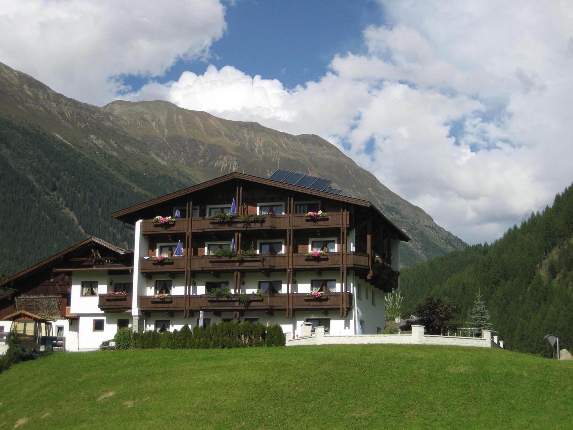 Ban Kneissl'S Appartement Umhausen Buitenkant foto